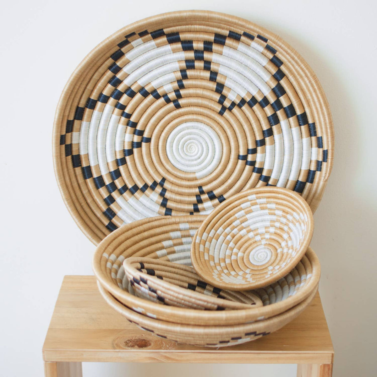Neri Woven Bowls: White & Tea / Small Bowl
