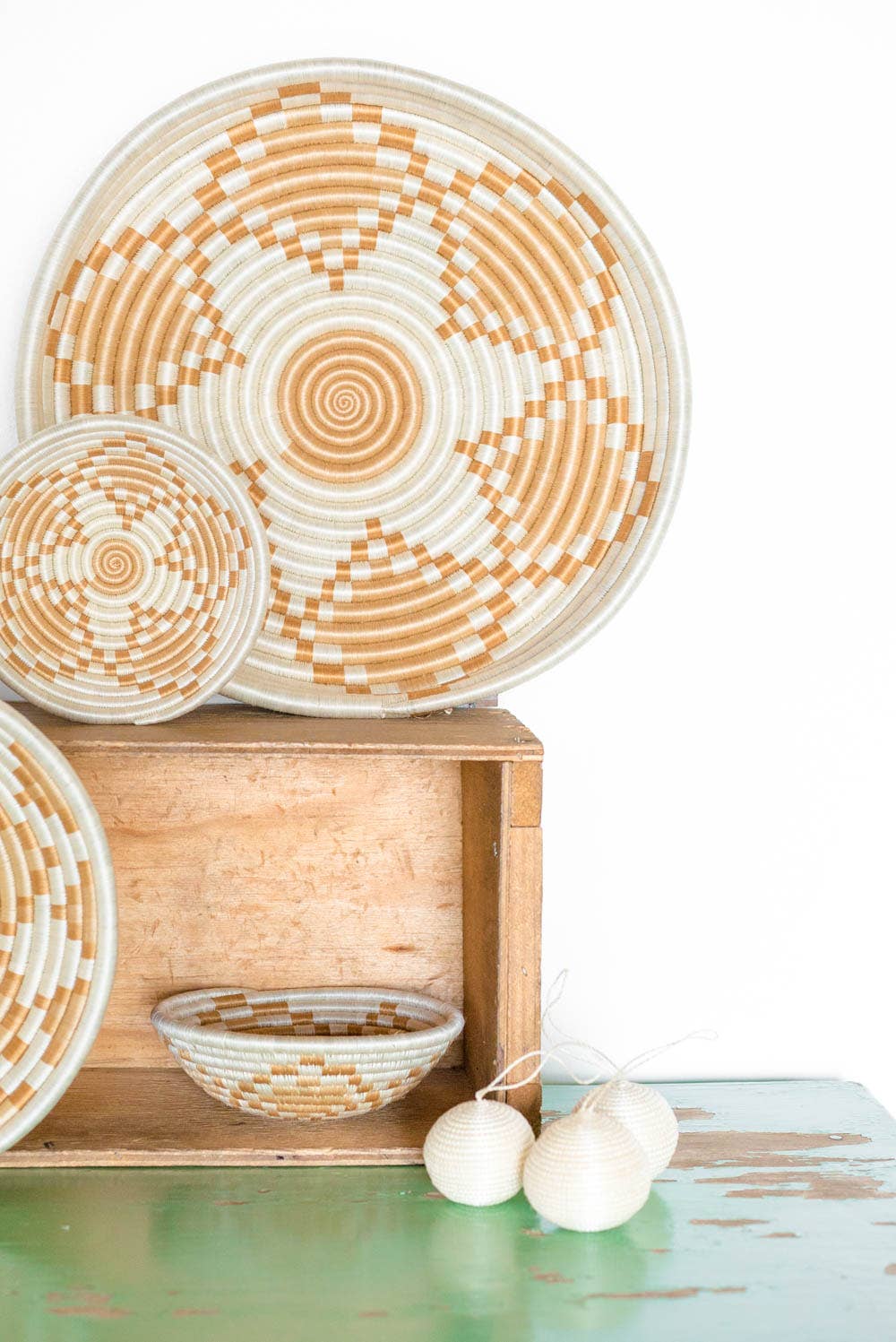 Neri Woven Bowls: White & Tea / Medium Bowl