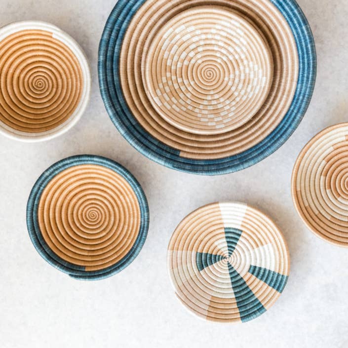Aura Woven Bowls: Tea with Teal / Medium