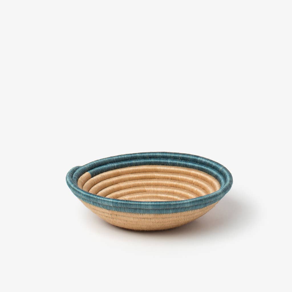 Aura Woven Bowls: Tea with Teal / Medium