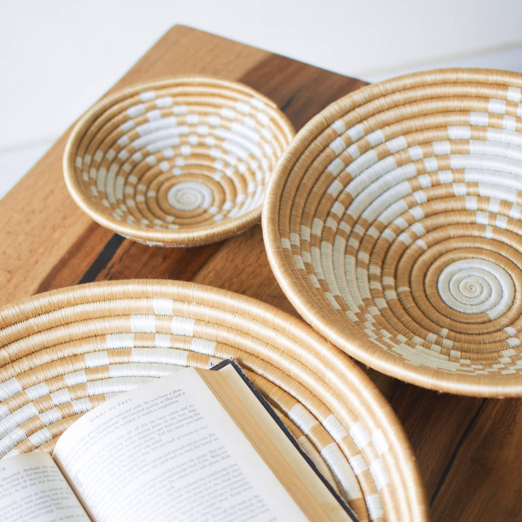 Neri Woven Bowls: White & Tea / Small Bowl